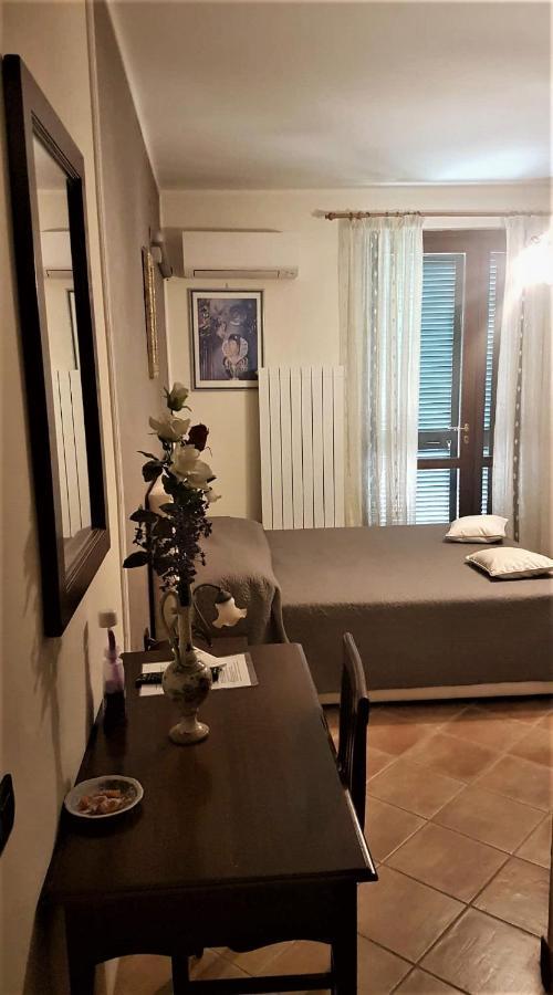 Elisa House Bed & Breakfast Foligno Bagian luar foto