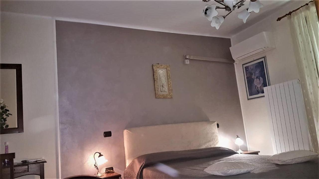 Elisa House Bed & Breakfast Foligno Bagian luar foto
