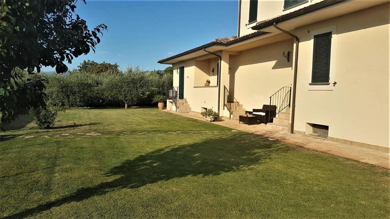 Elisa House Bed & Breakfast Foligno Bagian luar foto