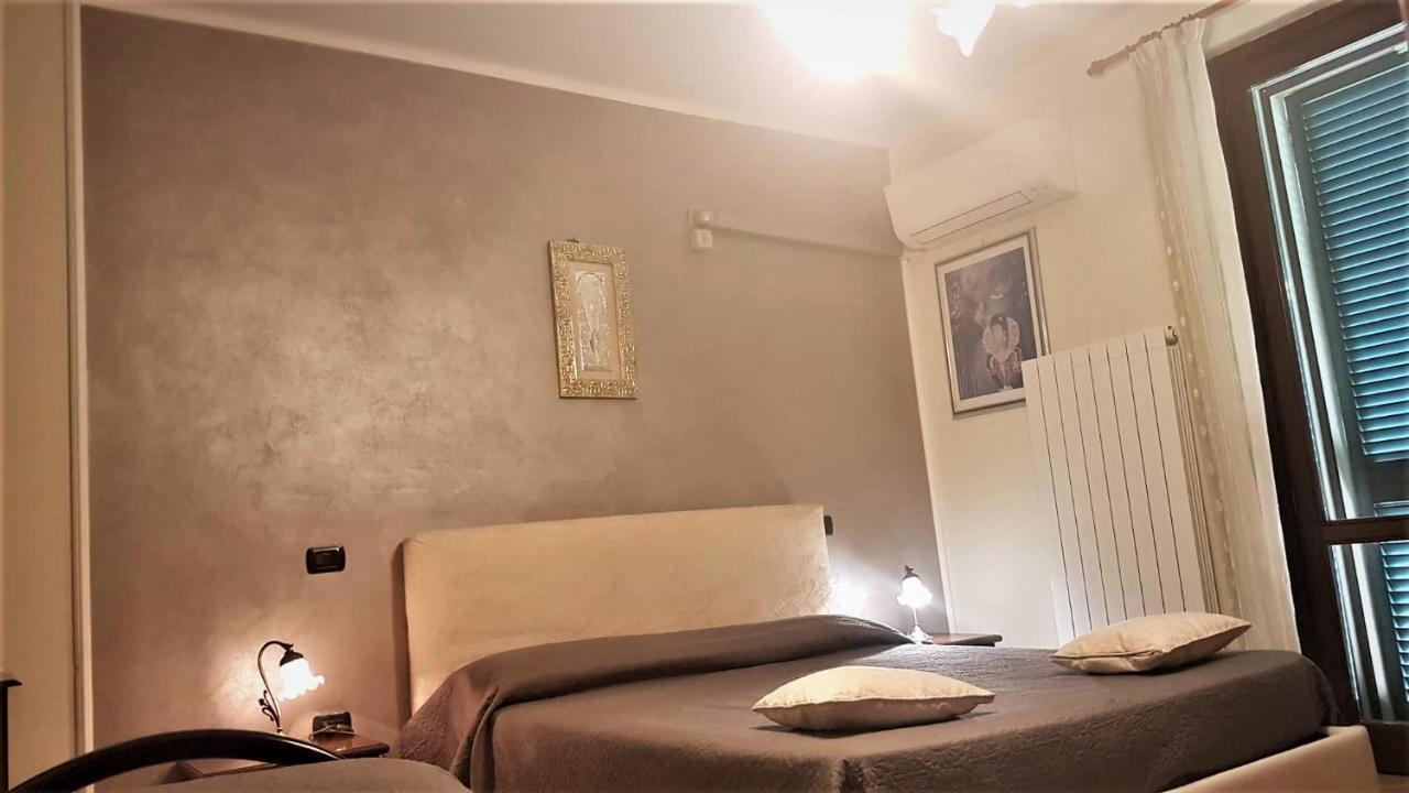 Elisa House Bed & Breakfast Foligno Bagian luar foto