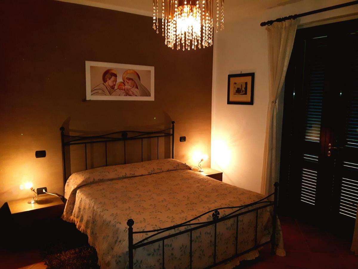 Elisa House Bed & Breakfast Foligno Bagian luar foto